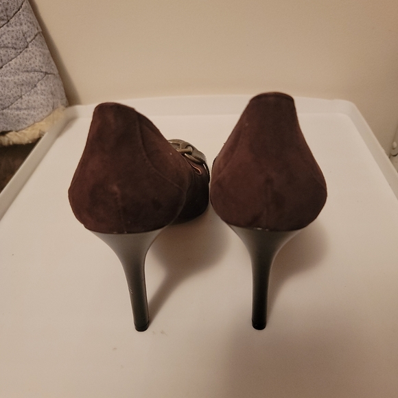 Brown Suede Calvin Klein with Chain Accent Size 9 - Picture 4 of 6